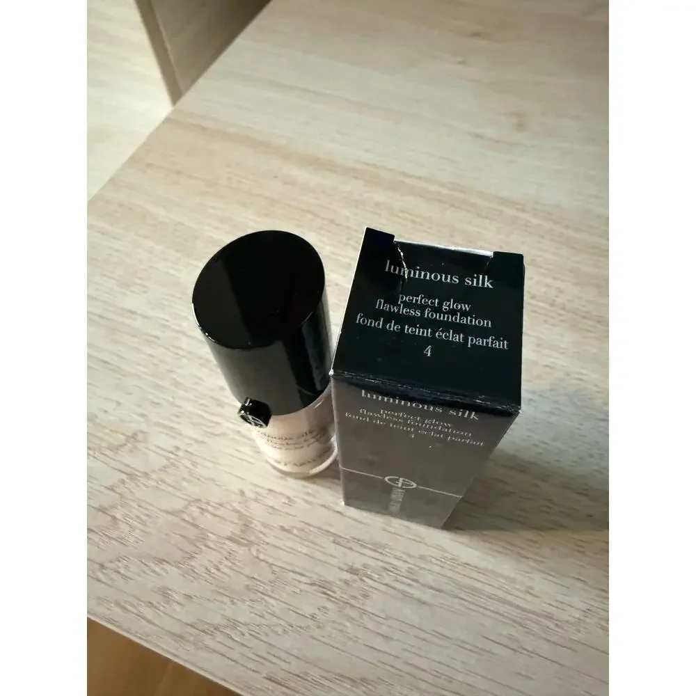 Giorgio Armani Luminous Silk Foundation 4 Original Formula 18ml New